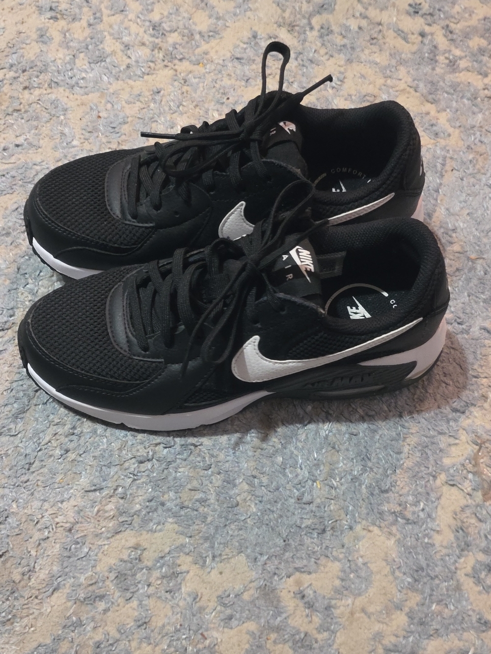 Nike Women's Black and White Sneakers